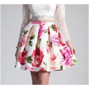Cinderella Divine White Print Floral Formal Short A-Line Skirt Sz 10/L NWT ***